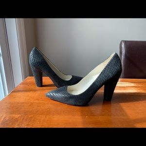 Anne Klein Pumps Snakeskin Suede black
